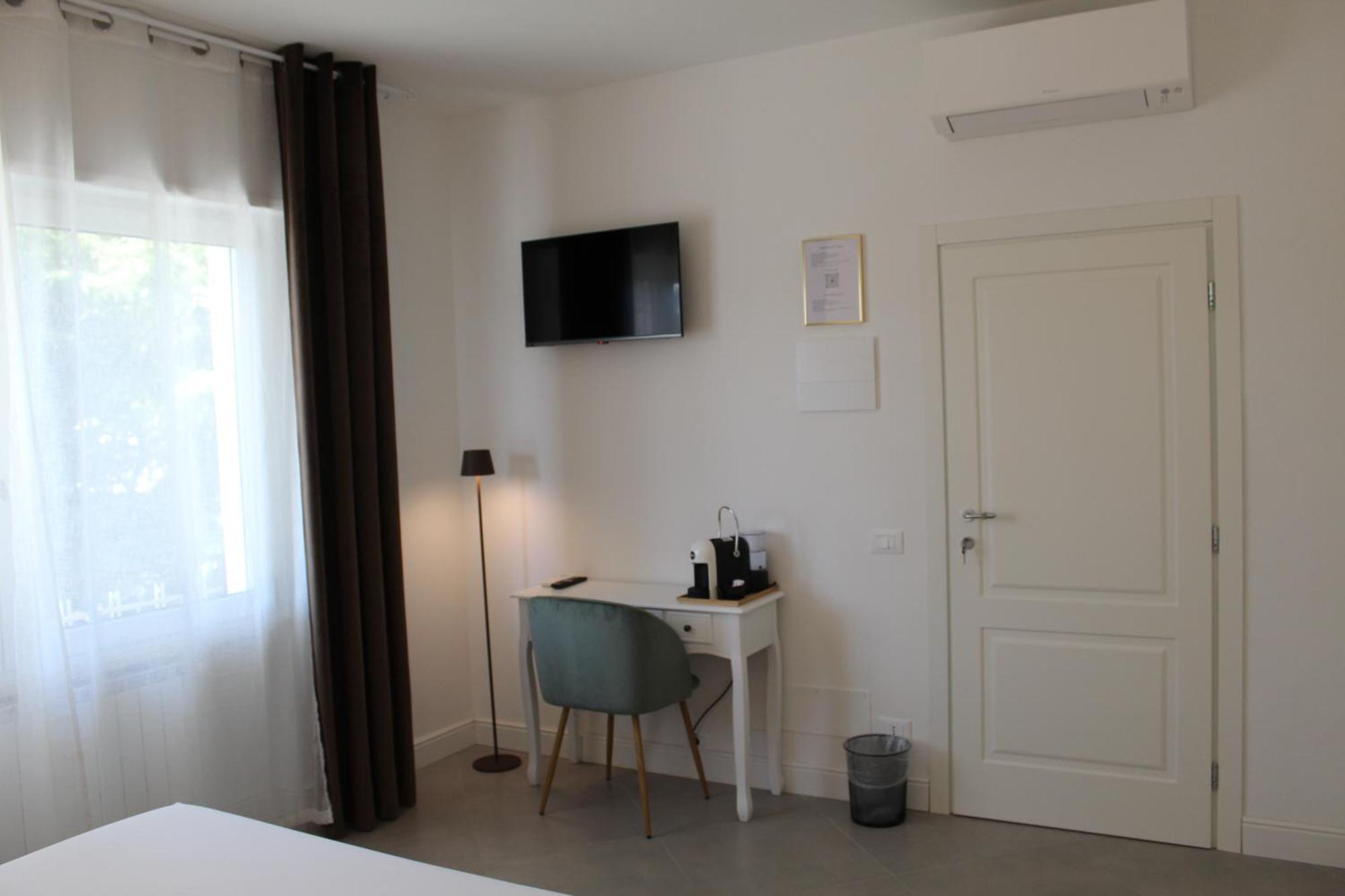 Villa Forte Salvi - Rooms Peschiera del Garda Exterior foto